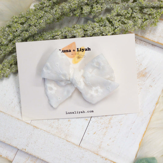hand tied bow - white daisies tulle