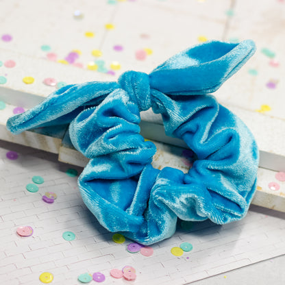 scrunchies - spring velvets blue